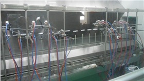 噴涂作業.jpg 噴涂作業.jpg